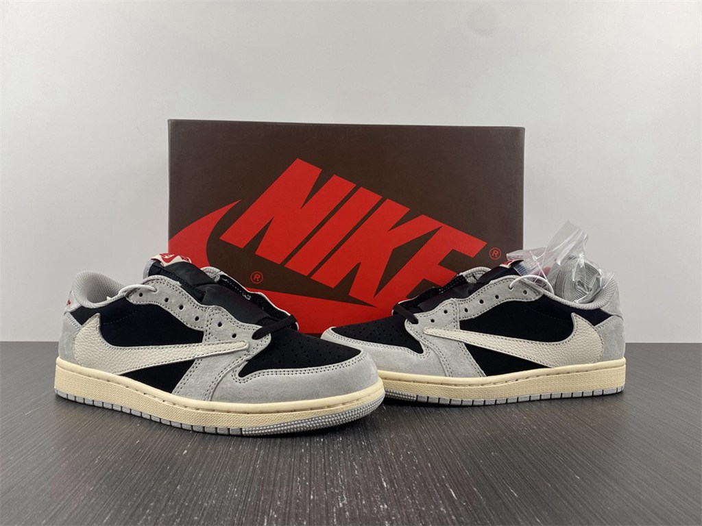 Travis Scott x Air Jordan 1 Low OG AJ1